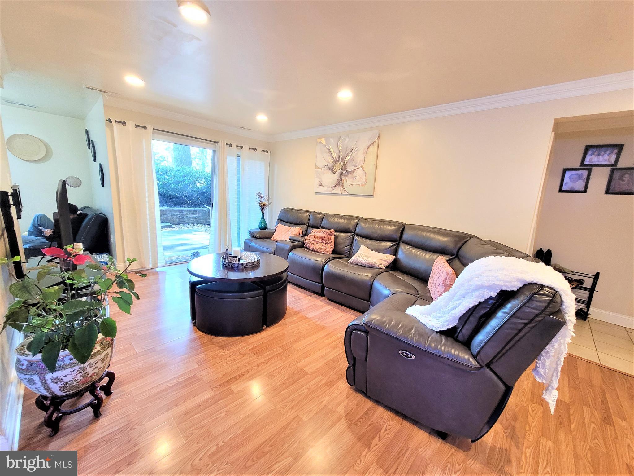 3350 Woodburn Road, Unit T2 Annandale, VA 22003 - Photo 6 of 57 Living Room
