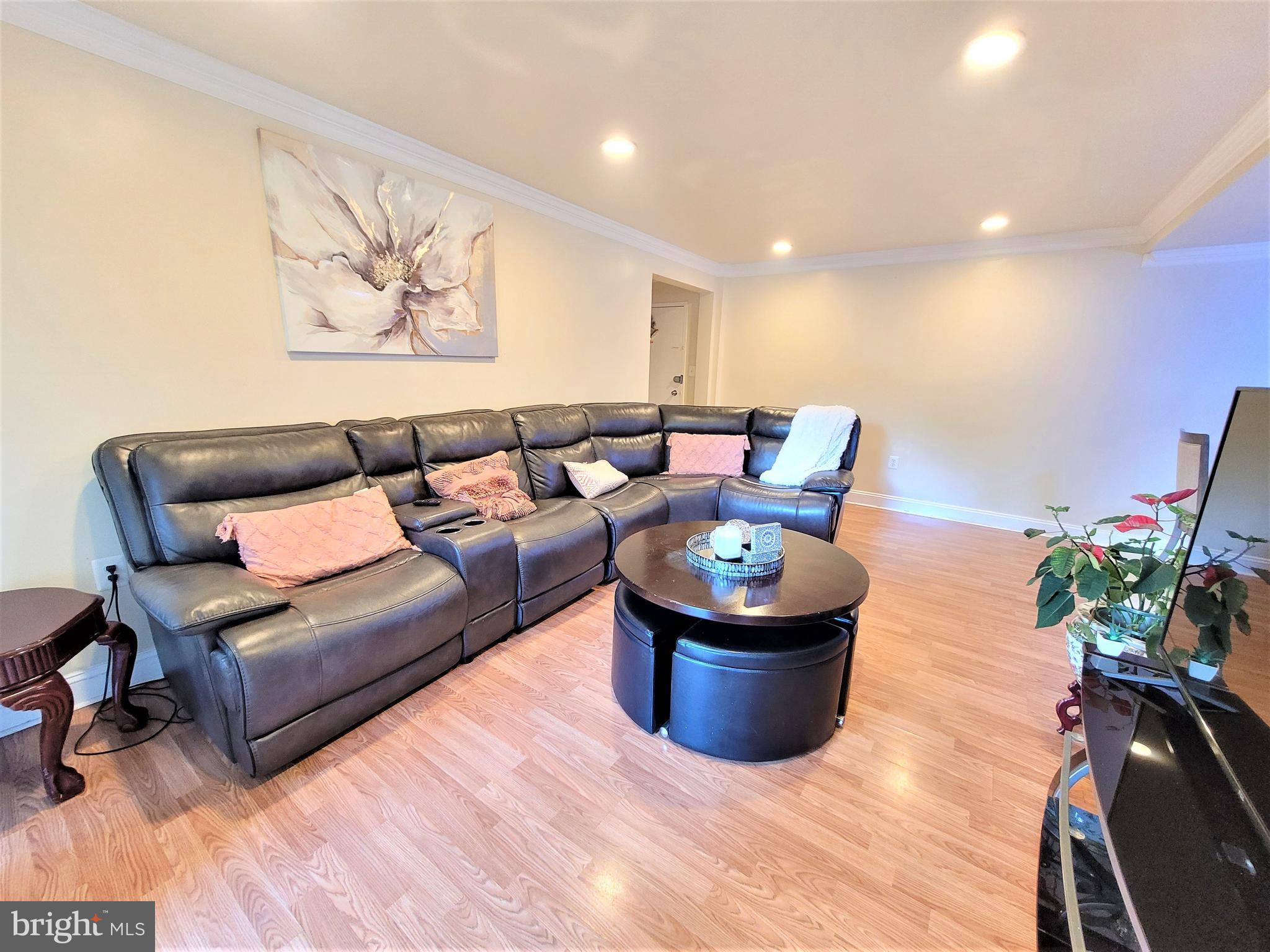 3350 Woodburn Road, Unit T2 Annandale, VA 22003 - Photo 7 of 57 Living Room