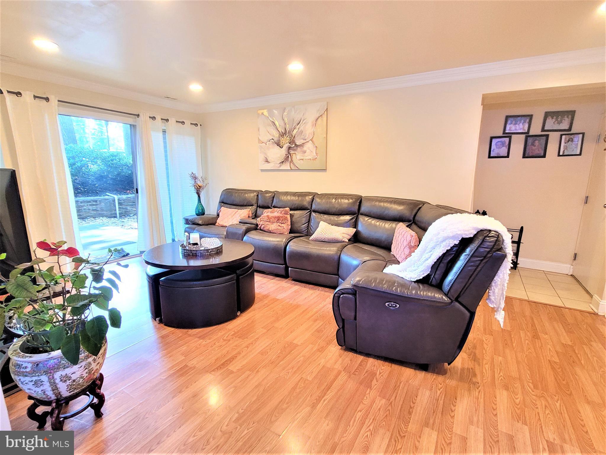 3350 Woodburn Road, Unit T2 Annandale, VA 22003 - Photo 8 of 57 Living Room