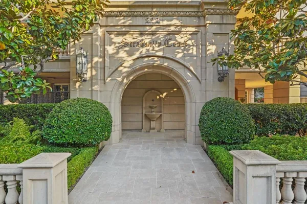 $2,400,000 | 222 6th Avenue, Unit 302, San Mateo, CA 94401