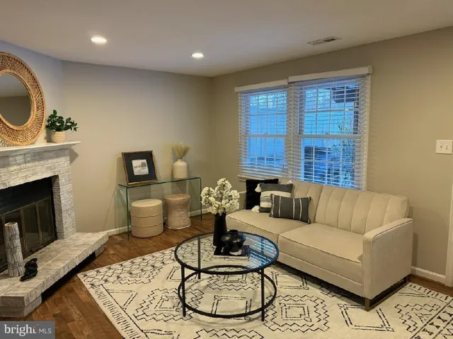 $588,500 | 1563 Twisted Oak Drive, Reston, VA 20194