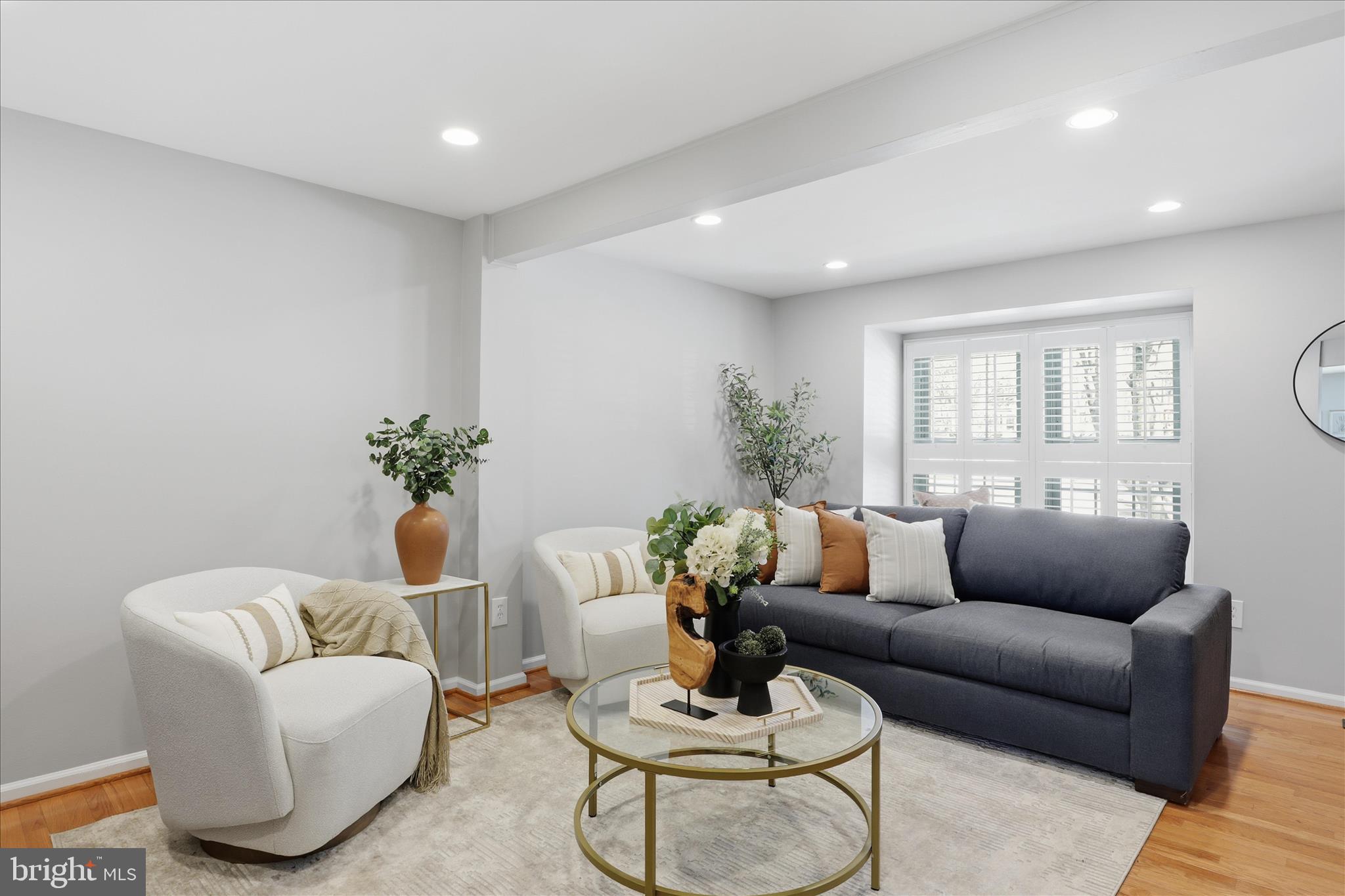 1563 Twisted Oak Drive Reston, VA 20194 - Photo 10 of 47 a living room with furniture and a potted plant