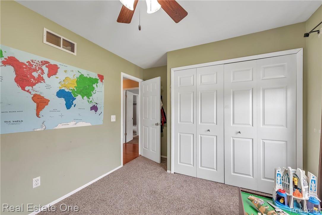 861 Downhill Lane Rochester, MI 48307 - Photo 29 of 44 861-Downhill-Ln-Rochester-Hills-MI-48307-windowstill-31.jpg