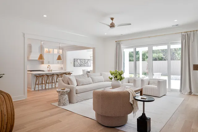 $949,000 | 19 Middleton Oaks Road, Charleston, SC 29414