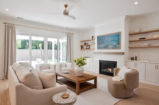 $949,000 | 19 Middleton Oaks Road, Charleston, SC 29414