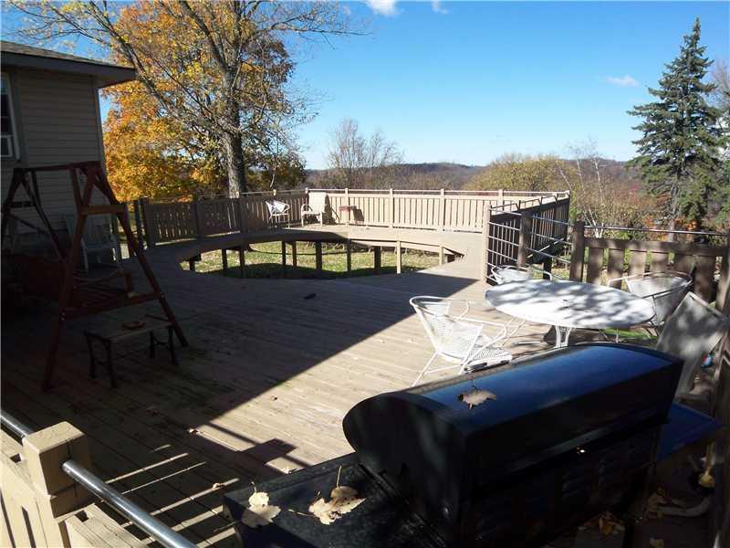 253 Lincoln Hall Road Elizabeth, PA 15037 - Photo 4 of 16 Patio/Deck.