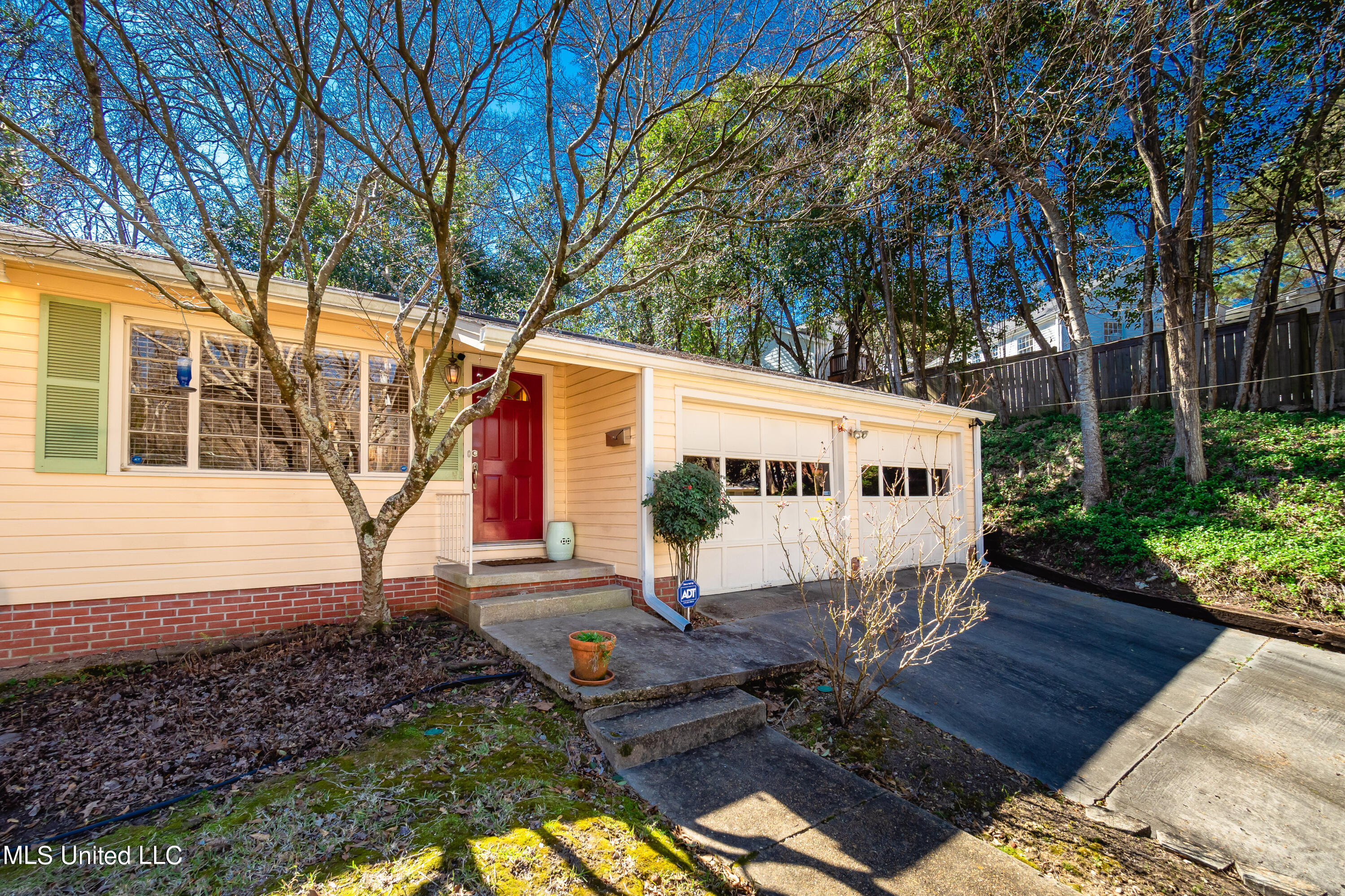 1119 Manship Street Jackson, MS 39202 - Photo 2 of 20 P2140083