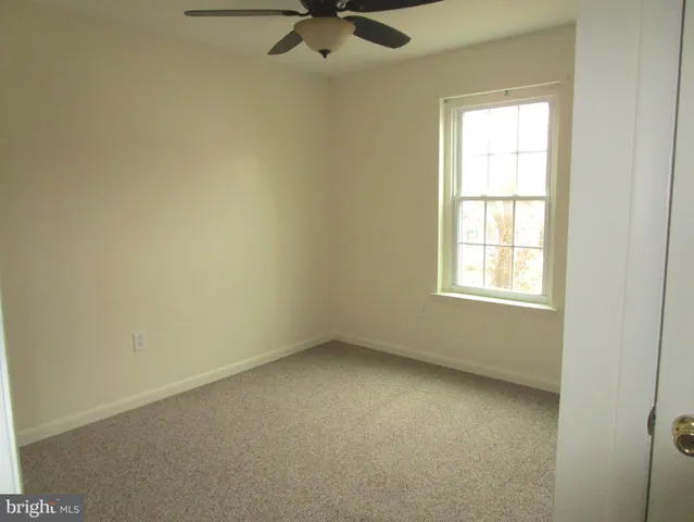 $1,295 | 136 North Place Lane, Strasburg, VA 22657