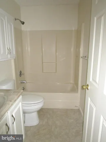 $1,295 | 136 North Place Lane, Strasburg, VA 22657