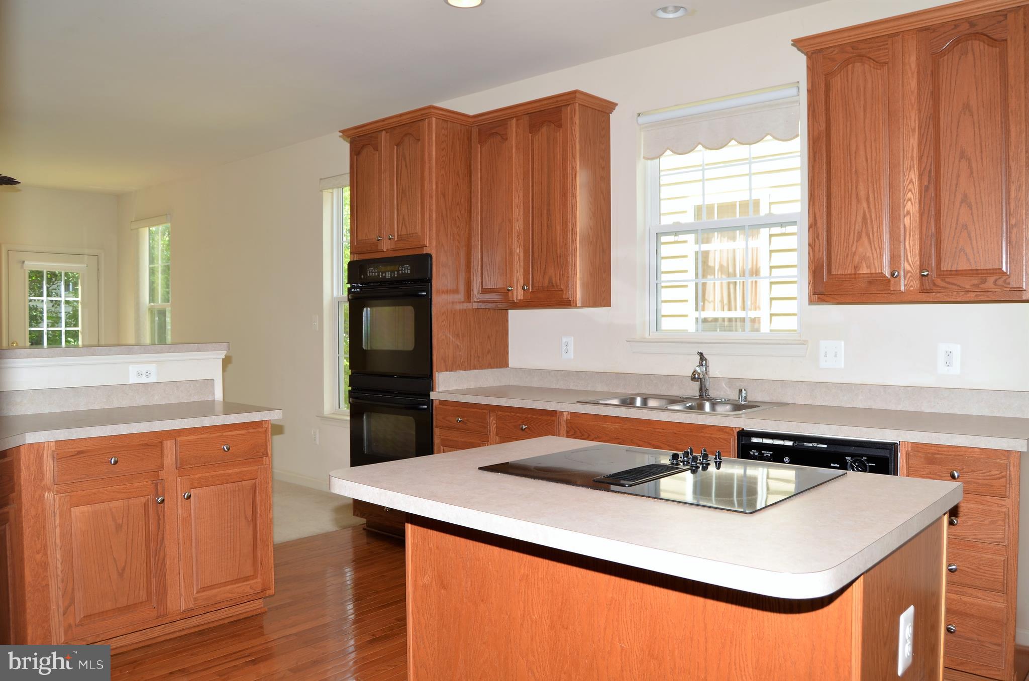 8324 Tillett Loop Manassas, VA 20110 - Photo 3 of 22