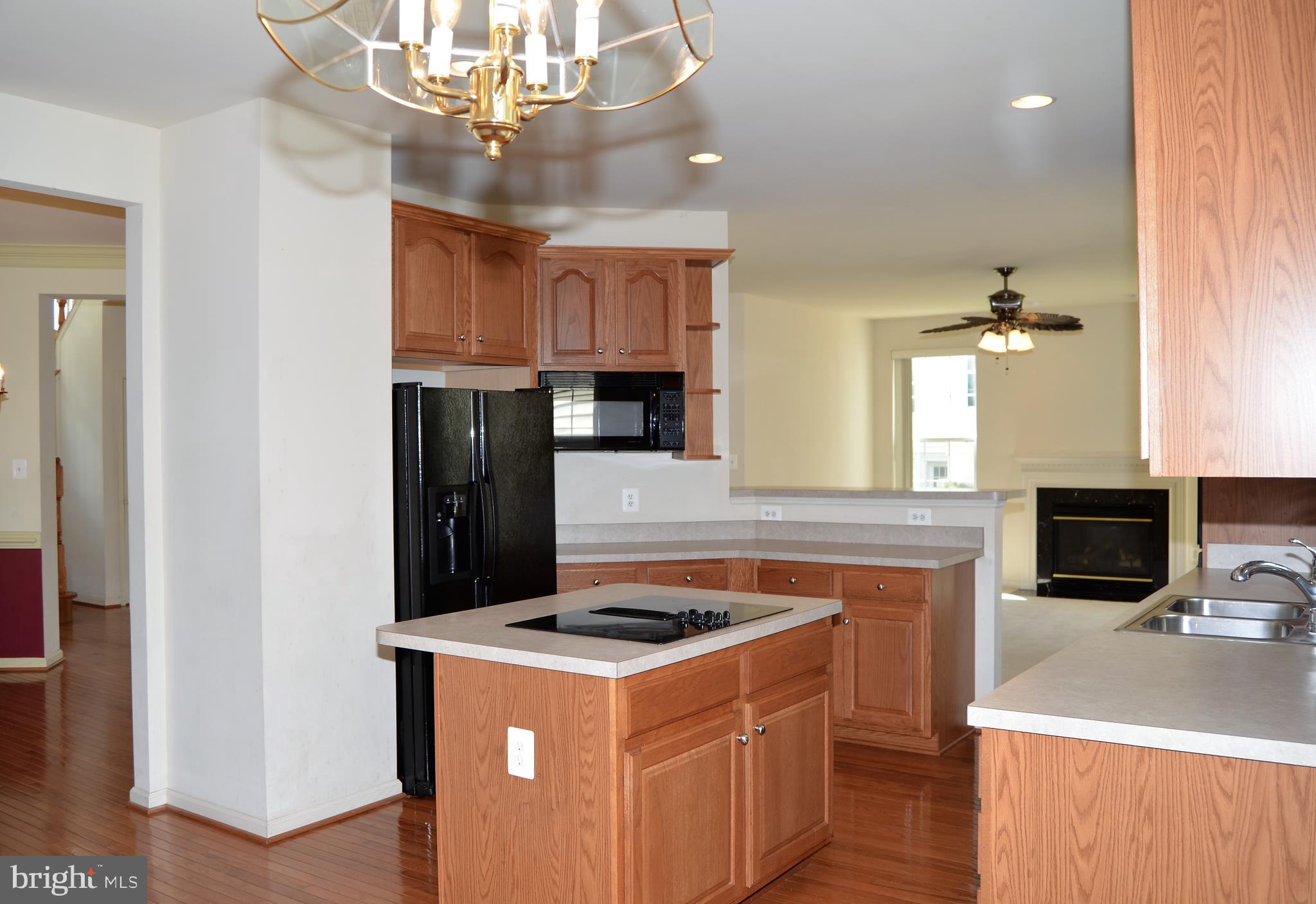 8324 Tillett Loop Manassas, VA 20110 - Photo 4 of 22