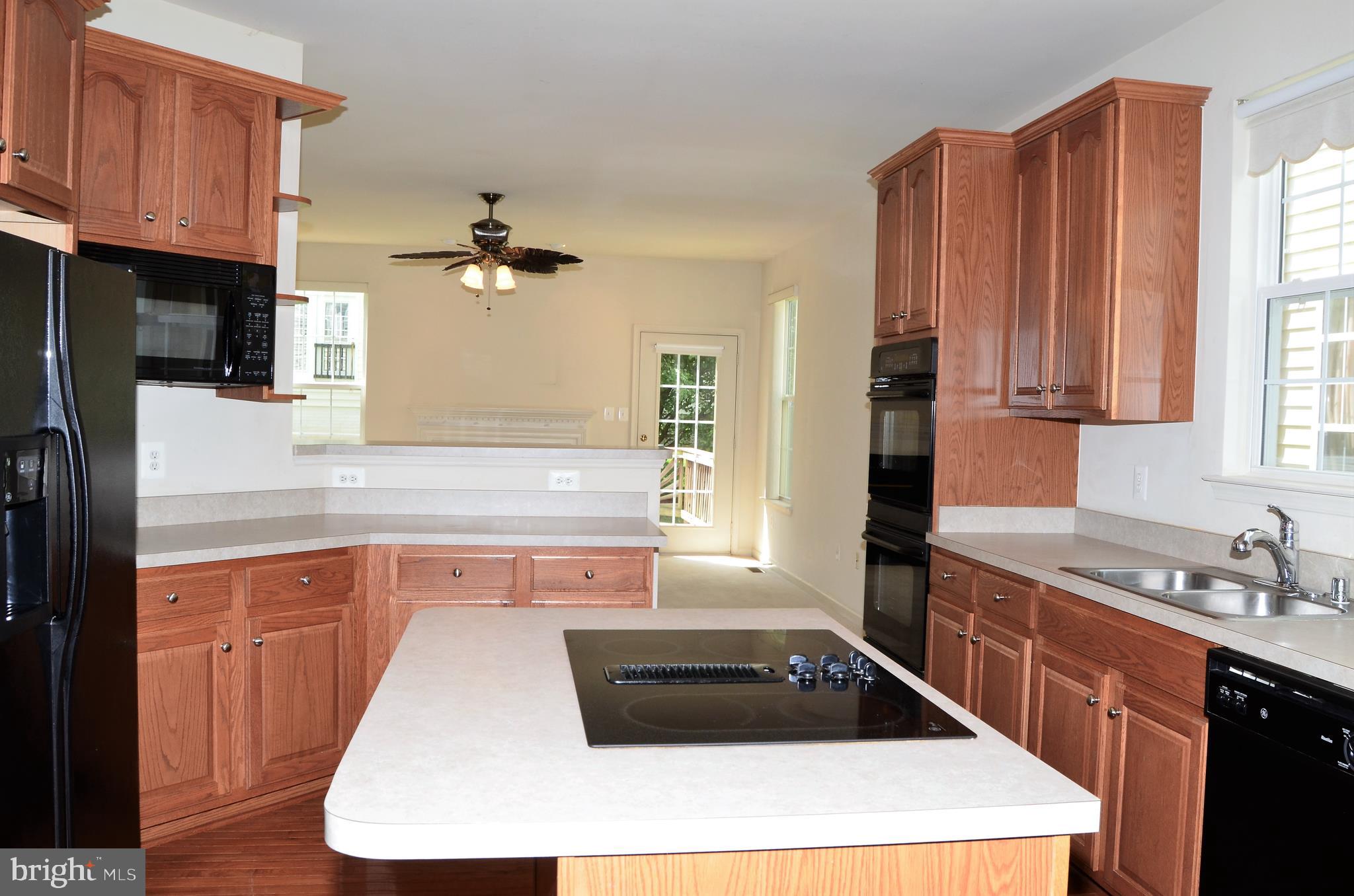 8324 Tillett Loop Manassas, VA 20110 - Photo 5 of 22