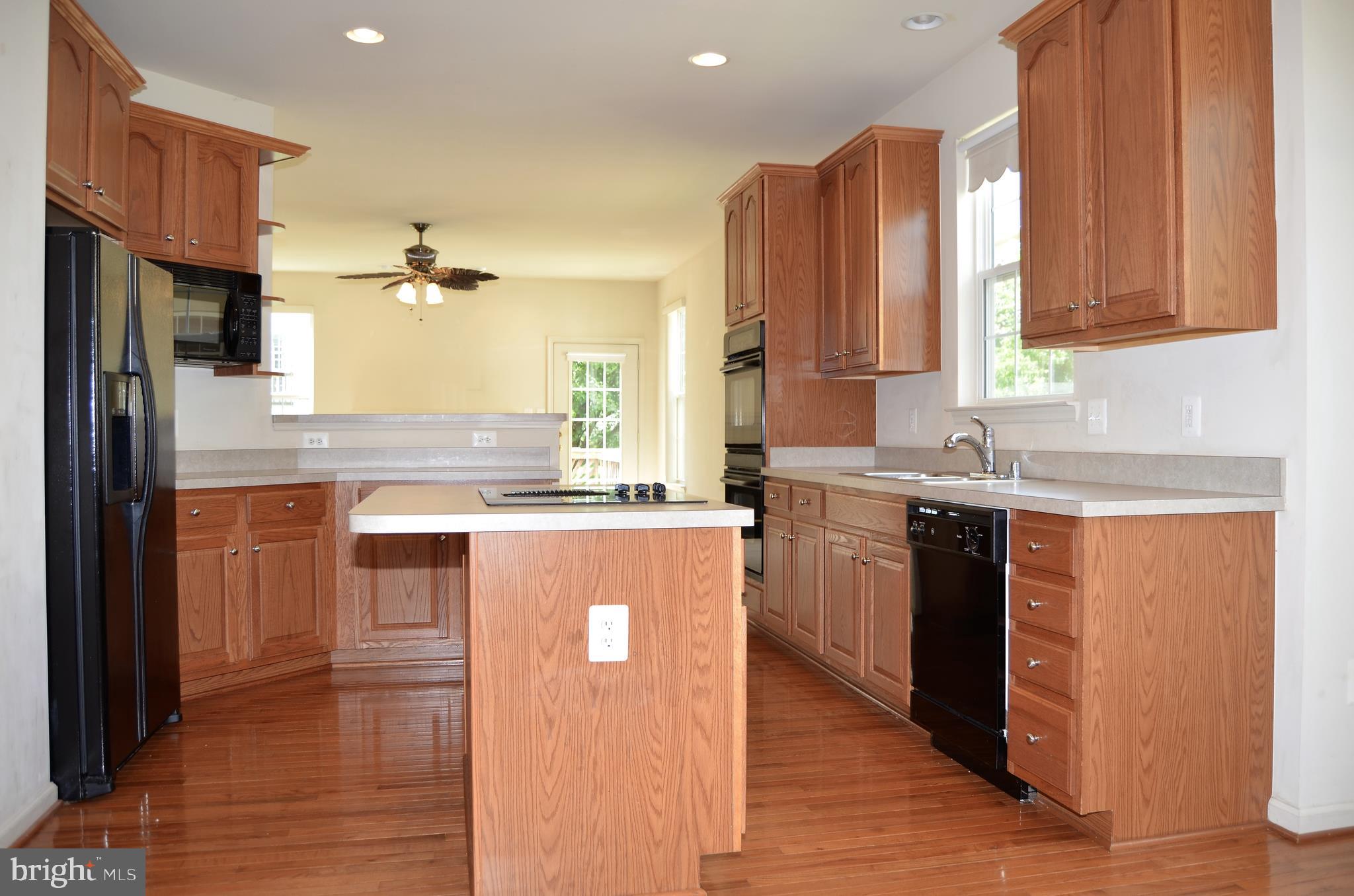 8324 Tillett Loop Manassas, VA 20110 - Photo 6 of 22
