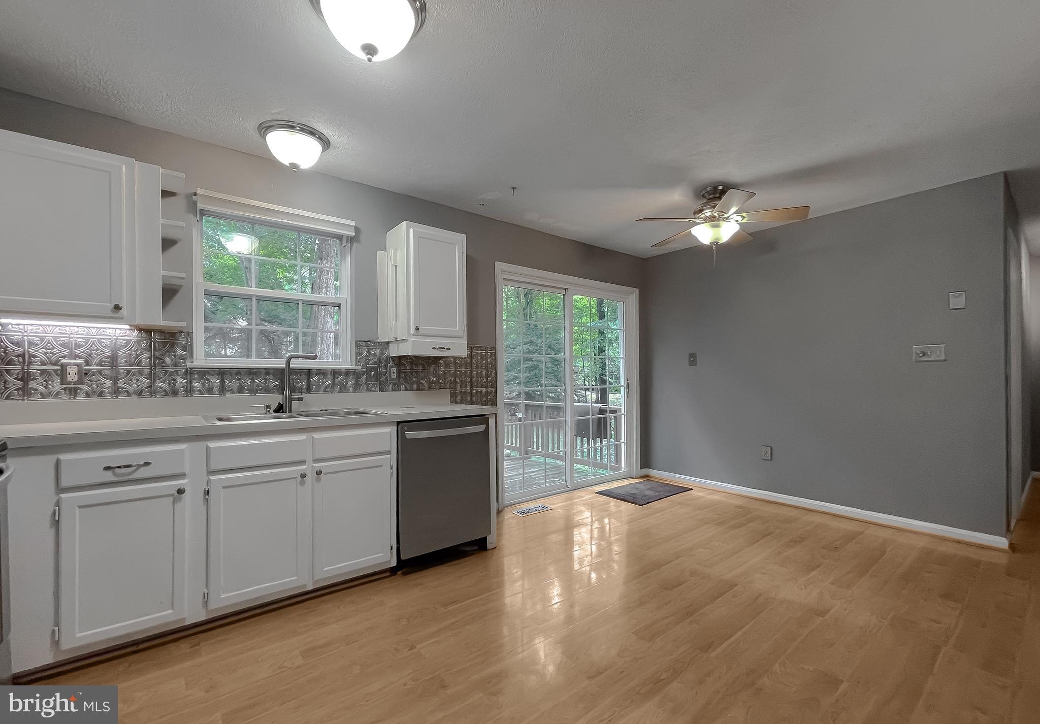 720 Willow Road Lusby, MD 20657 - Photo 11 of 43 kitchen / dining