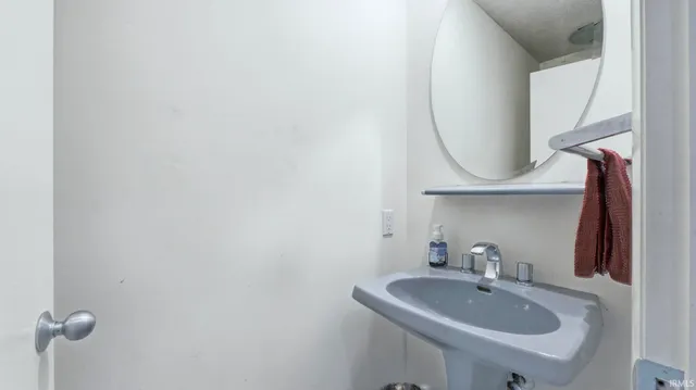 $374,900 | 6433 Sheffield Cove, Fort Wayne, IN 46804