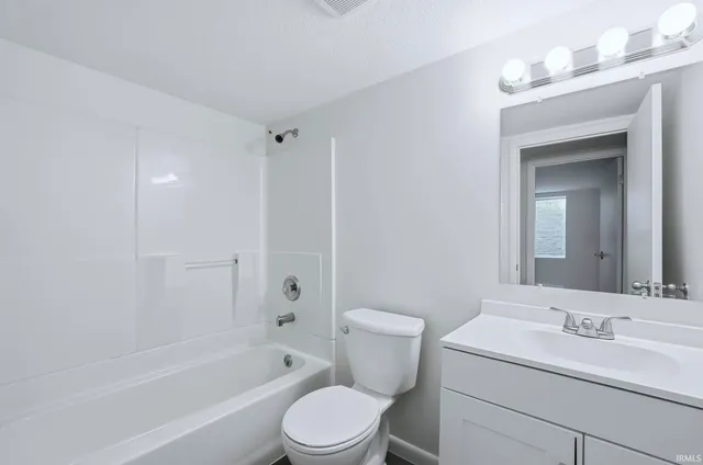 $374,900 | 6433 Sheffield Cove, Fort Wayne, IN 46804