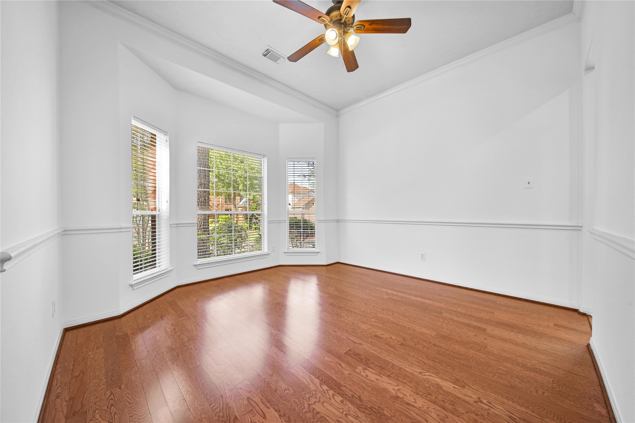 11 Griffin Hill Court Spring, TX 77382 - Photo 6 of 23