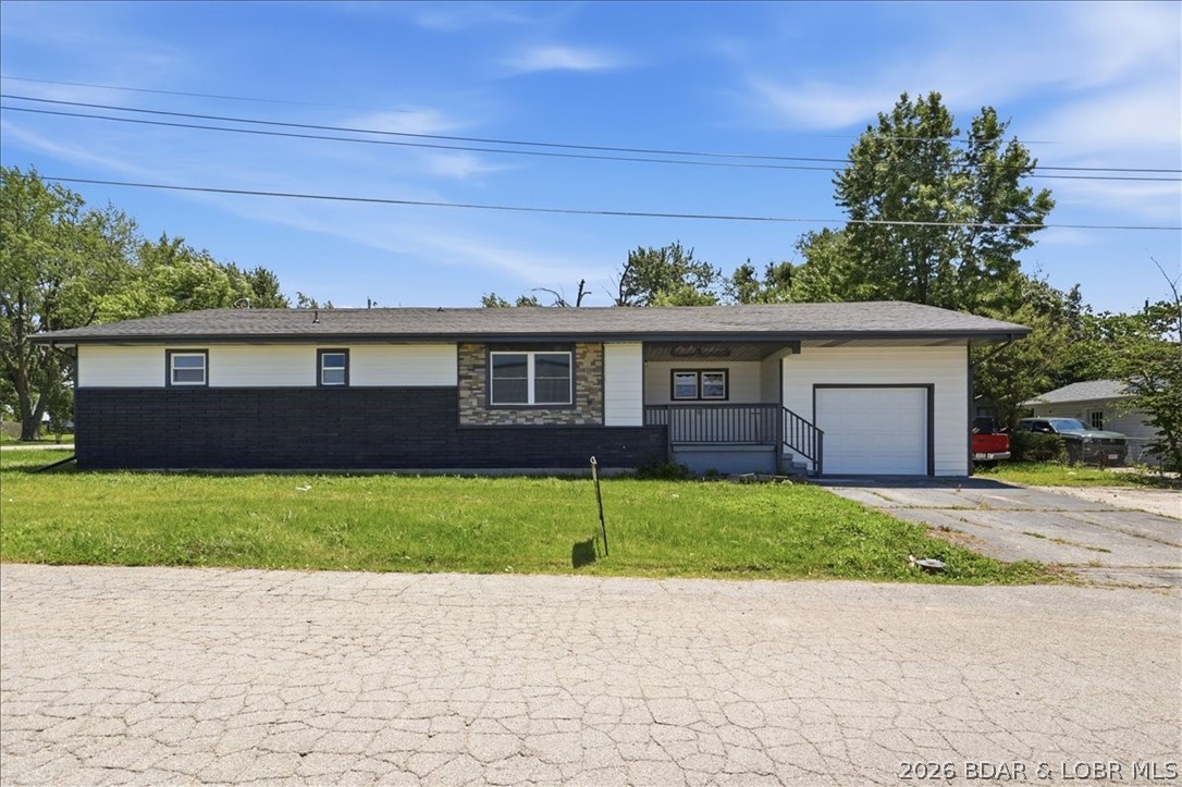 1024 Jay Street Eldon, MO 65026 - Photo 1 of 39