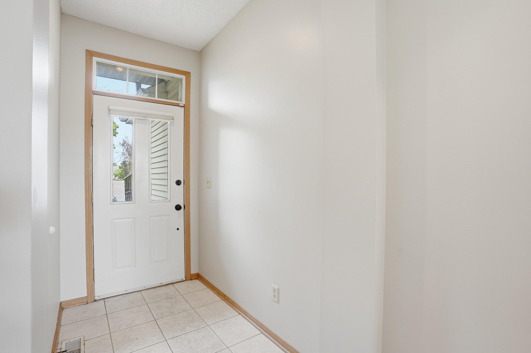 5792 Prairie Ridge Drive, Unit 182 Shoreview, MN 55126 - Photo 5 of 46