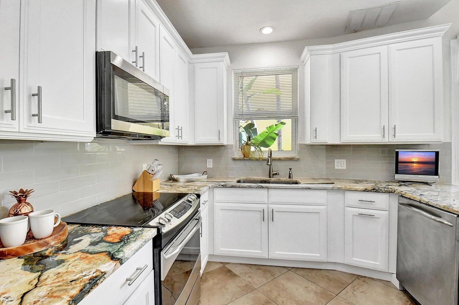 3567 Commodore Circle Delray Beach, FL 33483 - Photo 12 of 60 PH KIT