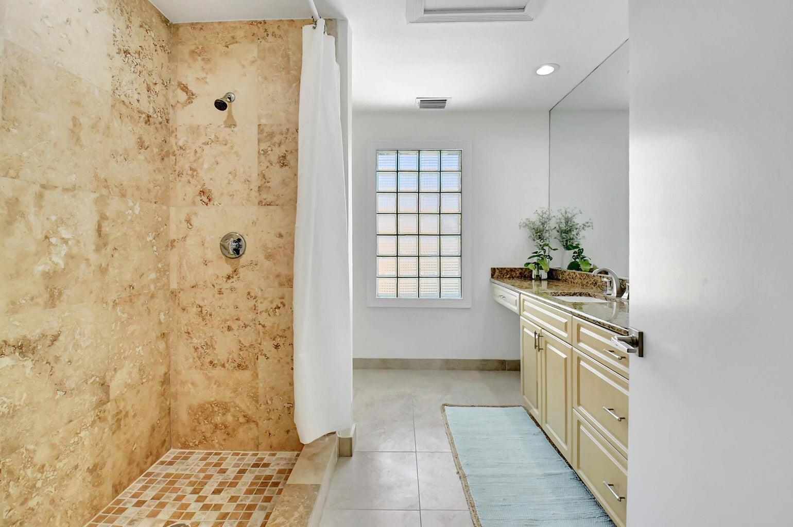 3567 Commodore Circle Delray Beach, FL 33483 - Photo 28 of 60 PH UP BATH 2