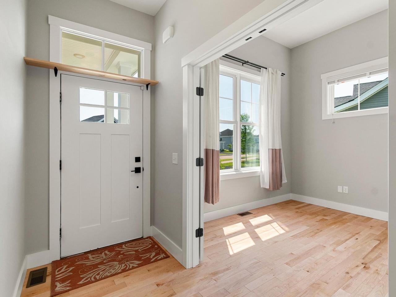 191 Elmore Street Shelburne, VT 05482 - Photo 4 of 51
