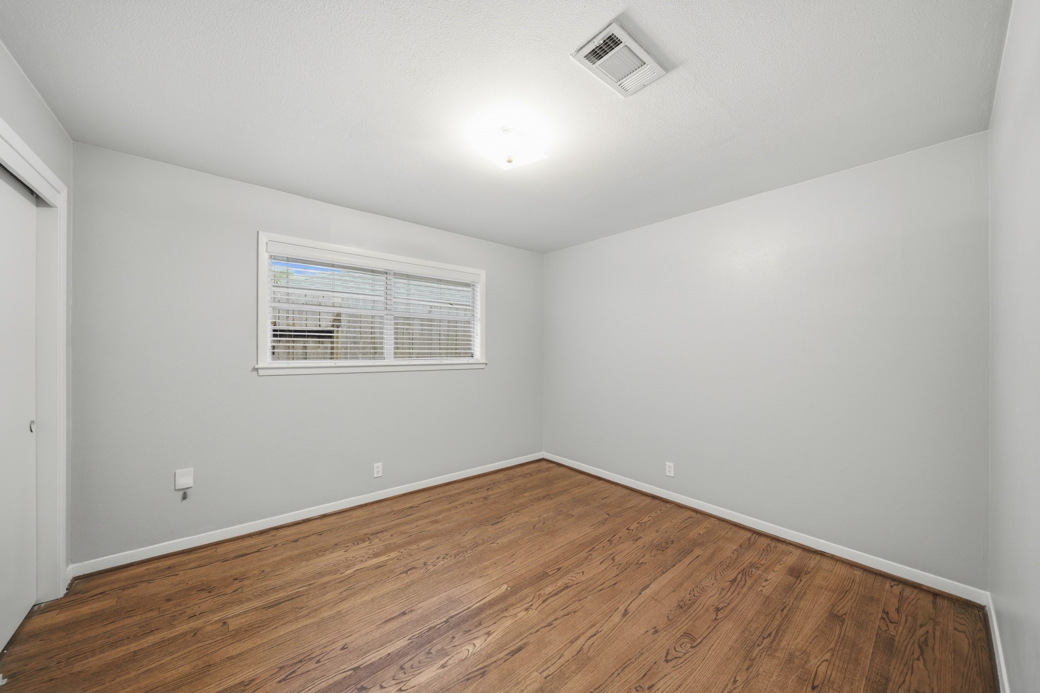 4614 Hummingbird Street Houston, TX 77035 - Photo 29 of 39