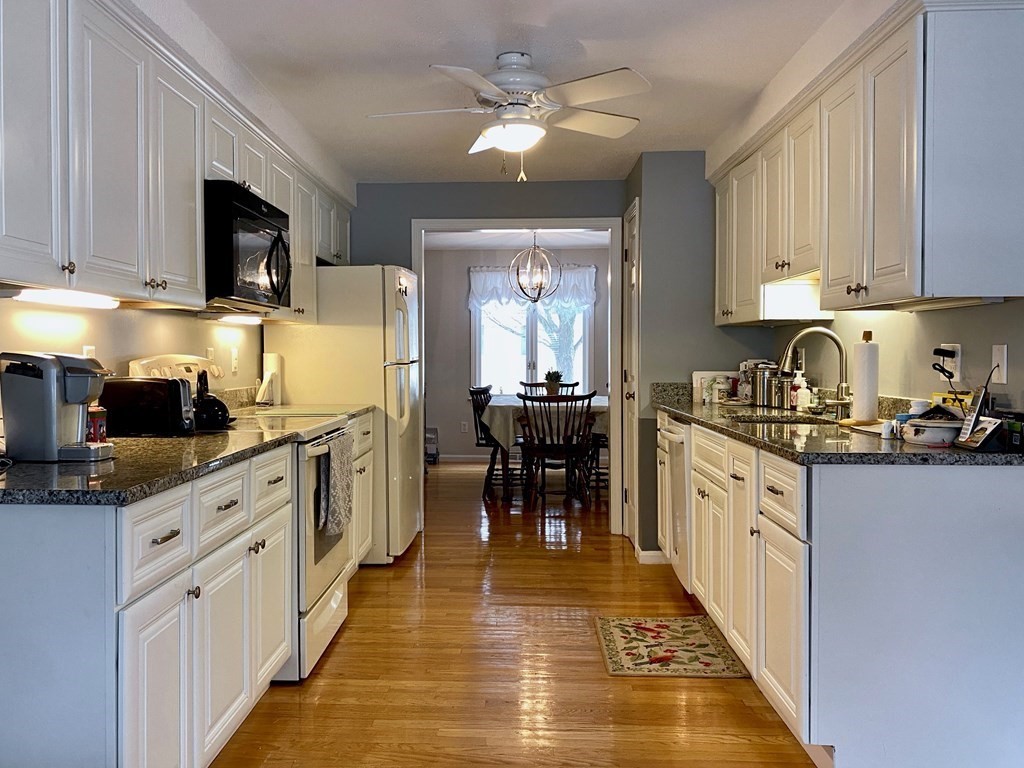 58 Village Post Road, Unit 58 Danvers, MA 01923 - Photo 3 of 26 Gallery Image 3