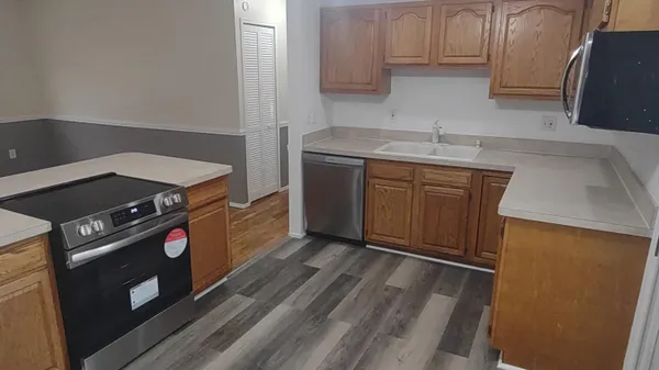 $212,000 | 2365 Ravinewood, Ypsilanti, MI 48198
