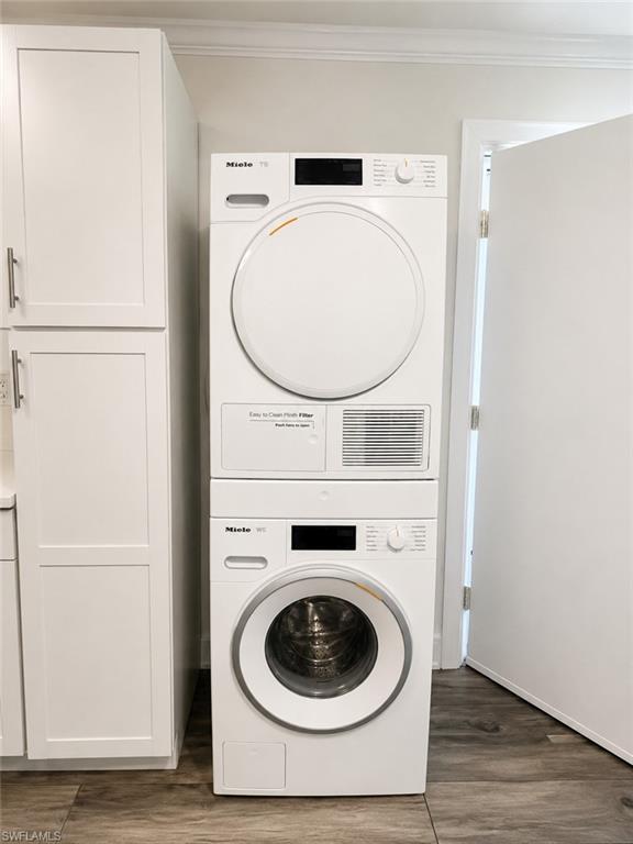 3325 Airport Road North, Unit R4 Naples, FL 34105 - Photo 16 of 18 Laundry IN RESIDENCE!