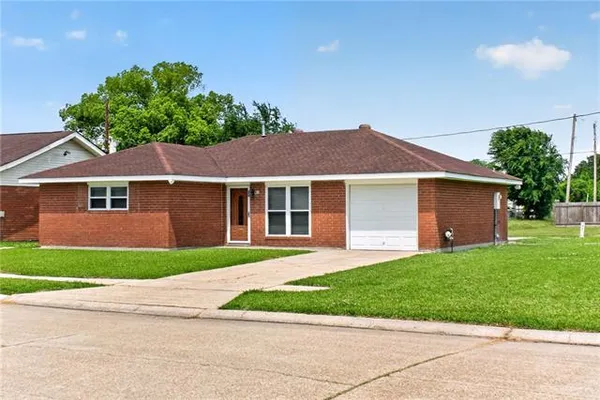 $185,000 | 3353 Bretagne Court, Marrero, LA 70072