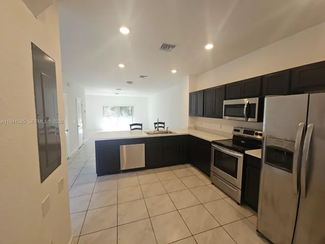 $2,700 | 2944 Northwest 180th Street, Unit 2944, Miami Gardens, FL 33056