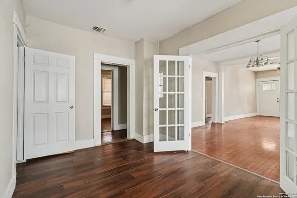 $194,900 | 119 Cincinnati Avenue, San Antonio, TX 78201