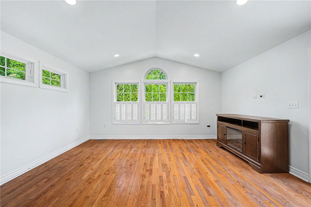 117 Larchmont Road Warwick, RI 02886 - Photo 33 of 44