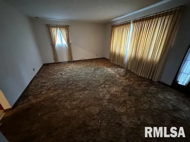 $85,000 | 908 Virginia Avenue, Taylorville, IL 62568