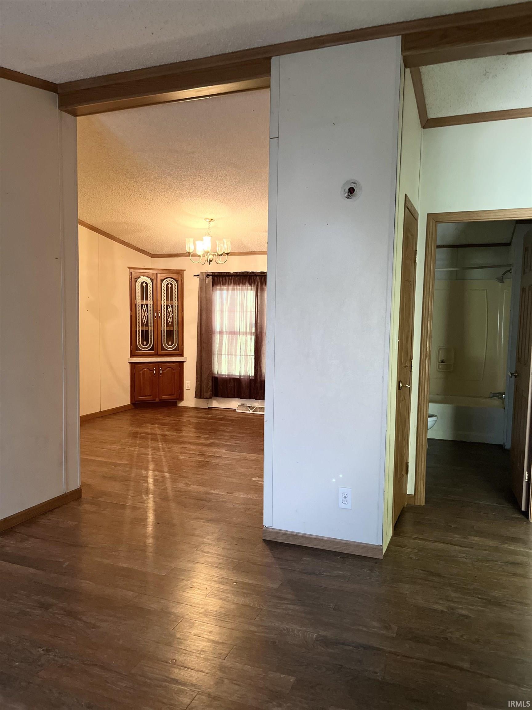 9818 Johnson Road Fort Wayne, IN 46818 - Photo 4 of 36