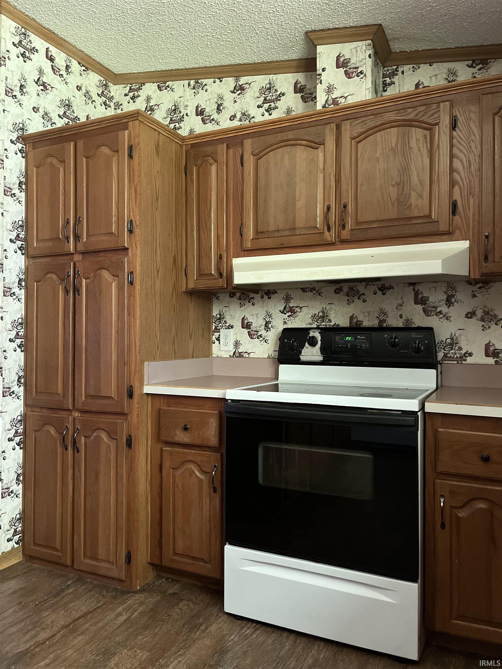 9818 Johnson Road Fort Wayne, IN 46818 - Photo 8 of 36