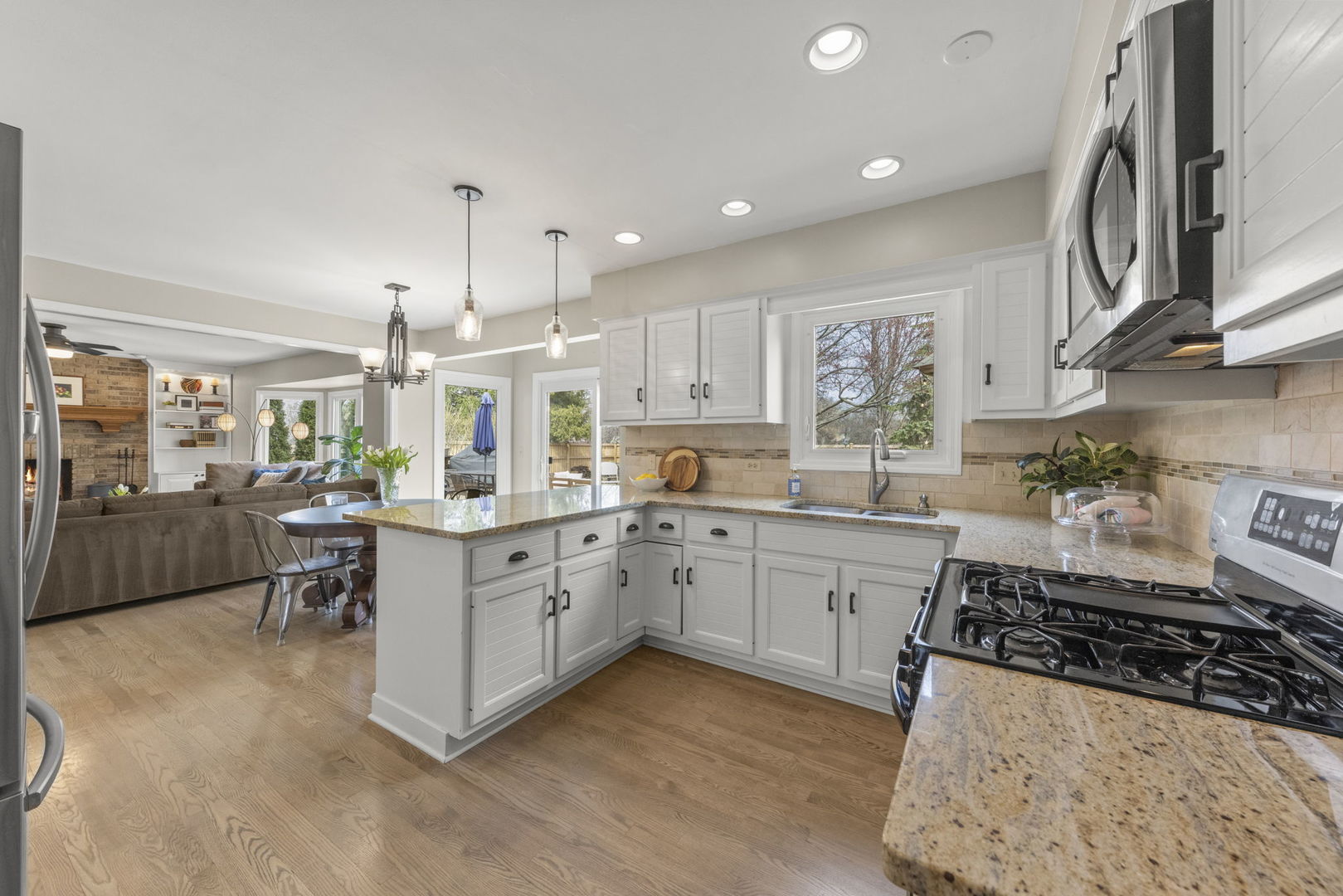 2429 Rio Grande Circle Naperville, IL 60565 - Photo 4 of 40