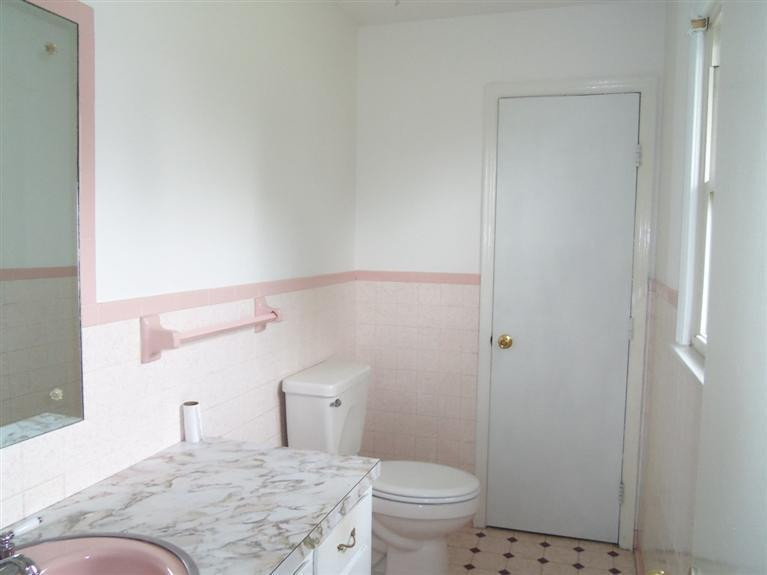 310 Delaney Ferry Road Versailles, KY 40383 - Photo 27 of 40 Half bath joining owners bedroom. The d