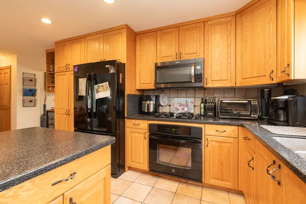 $349,900 | 8765 Buckskin Drive, Commerce Township, MI 48382