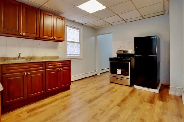 $2,200 | 5 Salter Place, Unit 1, Bloomfield, NJ 07003