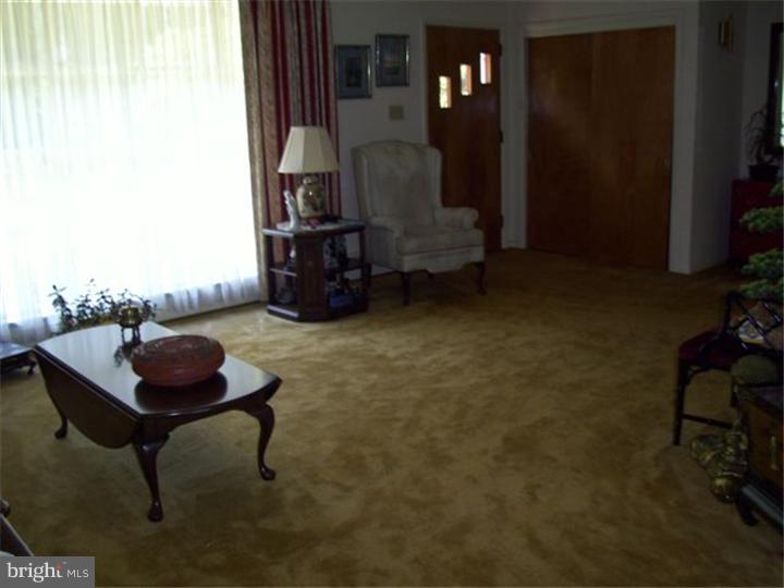943 Callowhill Road Perkasie, PA 18944 - Photo 4 of 7 Living Room