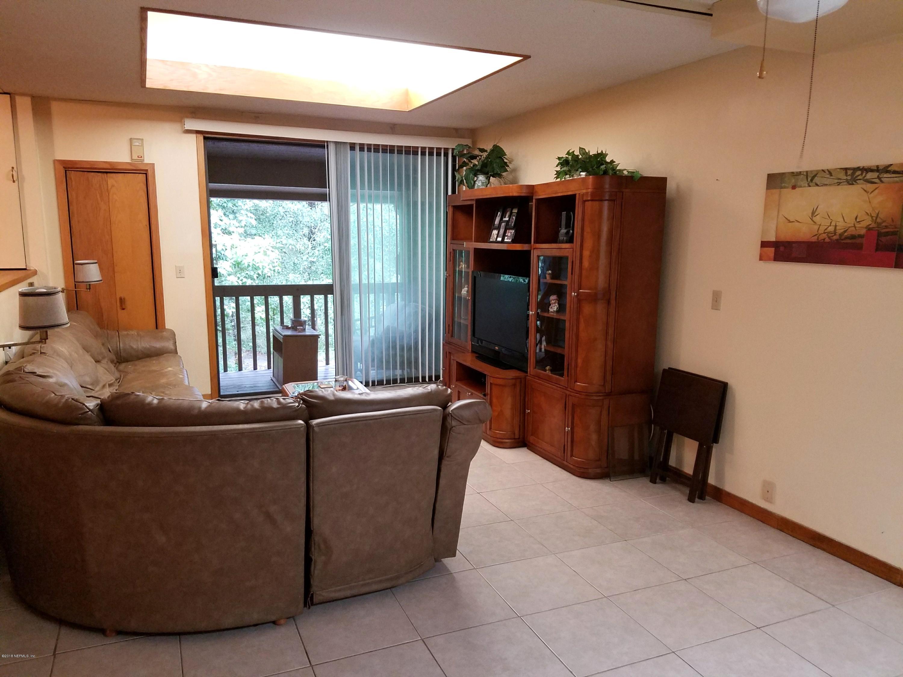 2930 Ravines Road, Unit 1227 Middleburg, FL 32068 - Photo 3 of 14 Living Room
