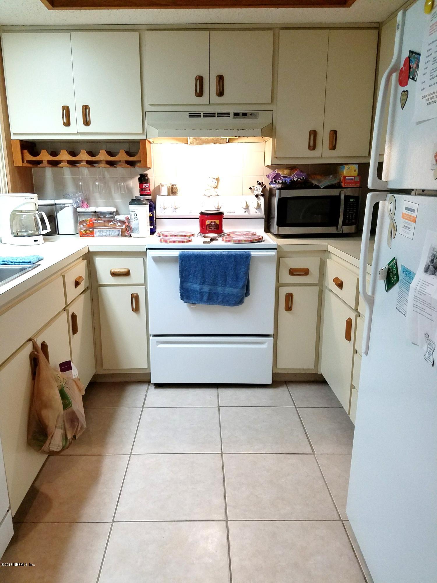 2930 Ravines Road, Unit 1227 Middleburg, FL 32068 - Photo 7 of 14 Kitchen 1