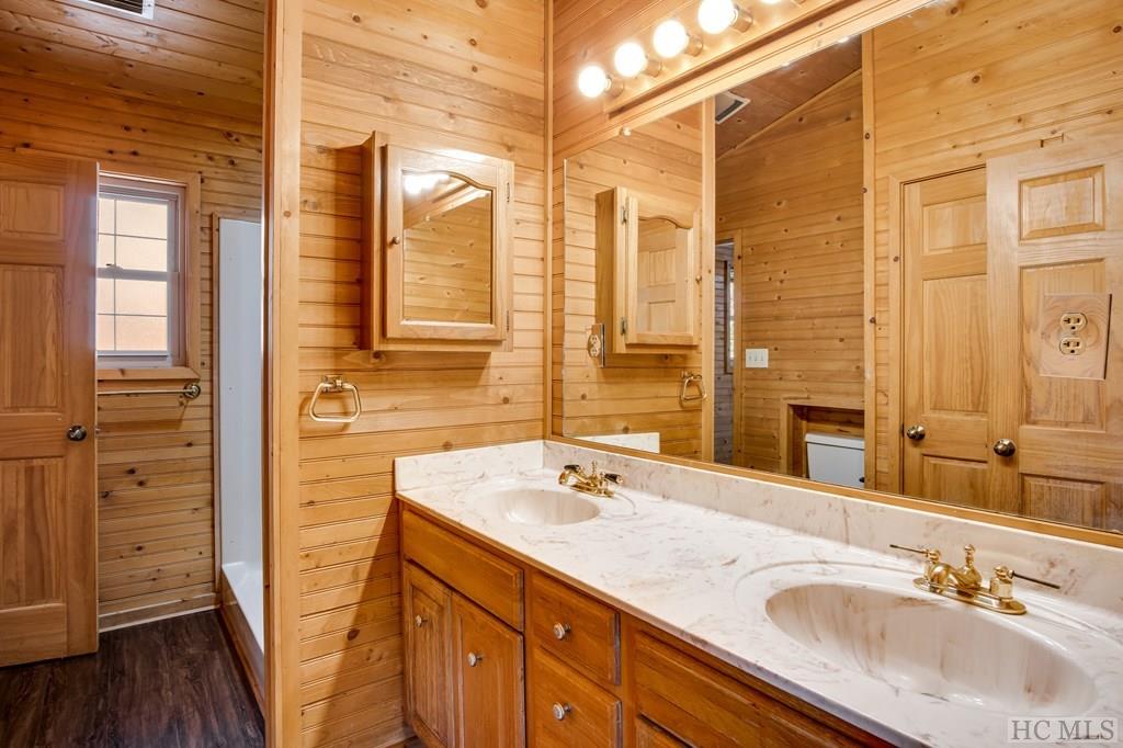 306 Griffin Road Franklin, NC 28734 - Photo 34 of 64 Gallery Image 34