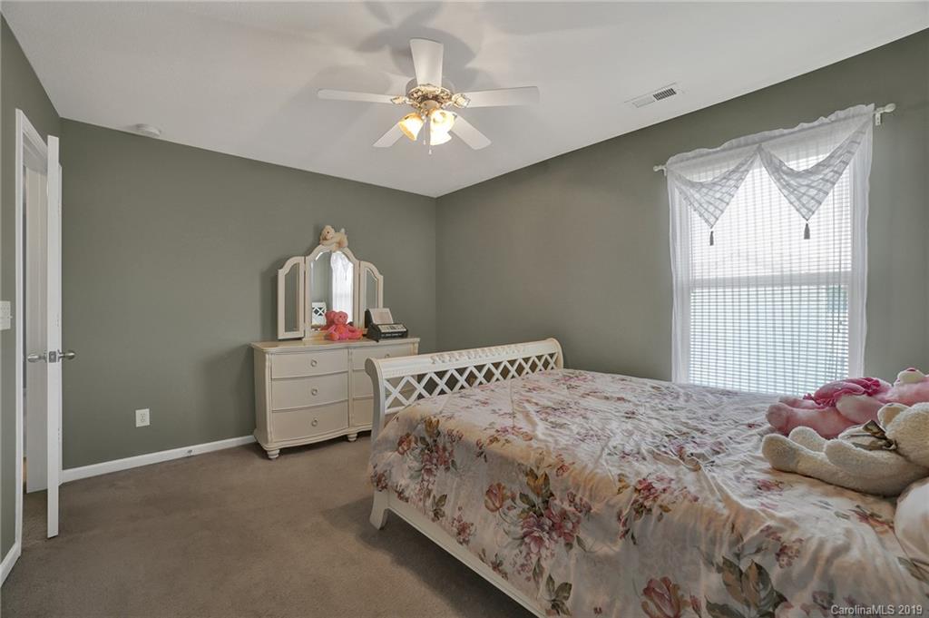 16336 Hayfield Road Charlotte, NC 28213 - Photo 32 of 38 Gallery Image 32