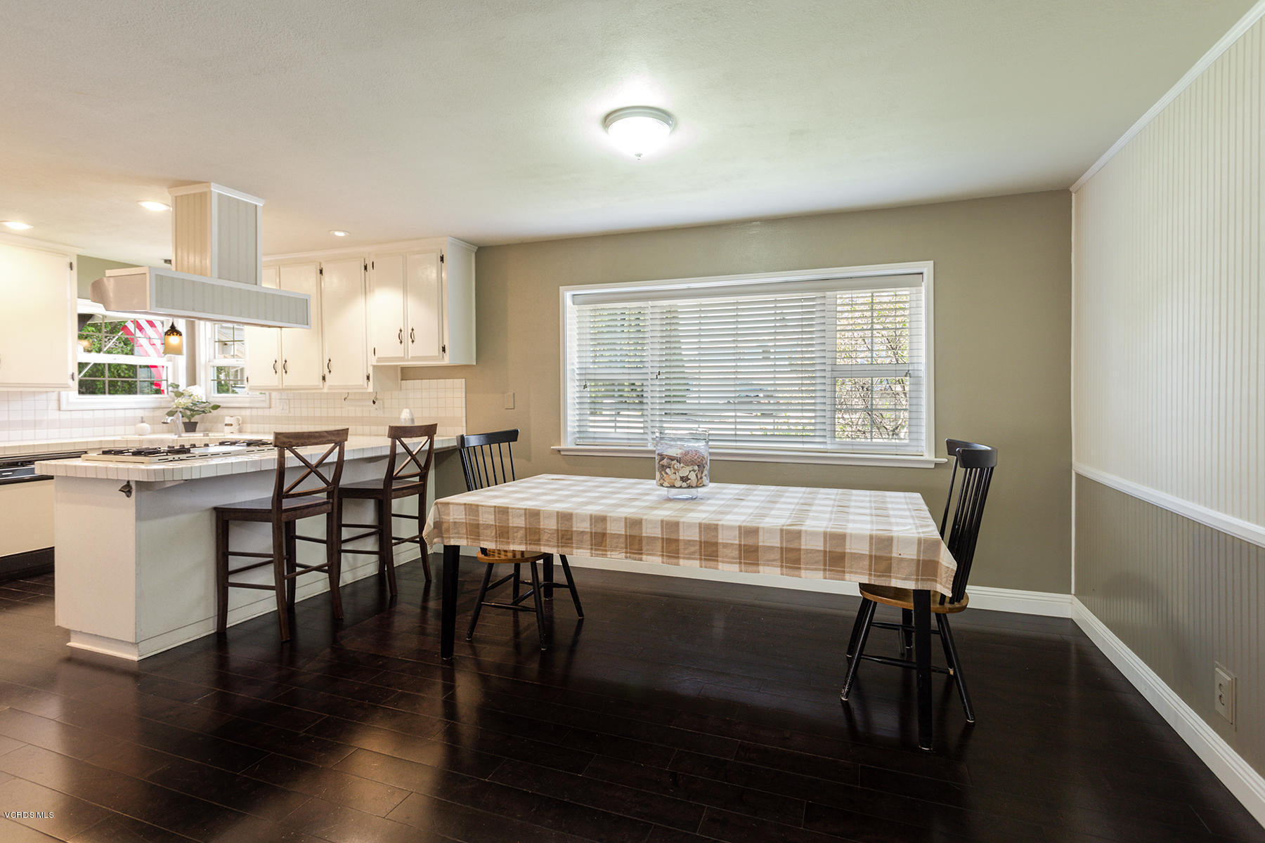 60 Marvin Court Simi Valley, CA 93065 - Photo 10 of 24 a dining room with furniture and wooden floor