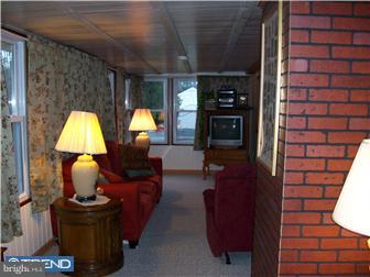 9 Spring Avenue Temple, PA 19560 - Photo 5 of 12 Living Room