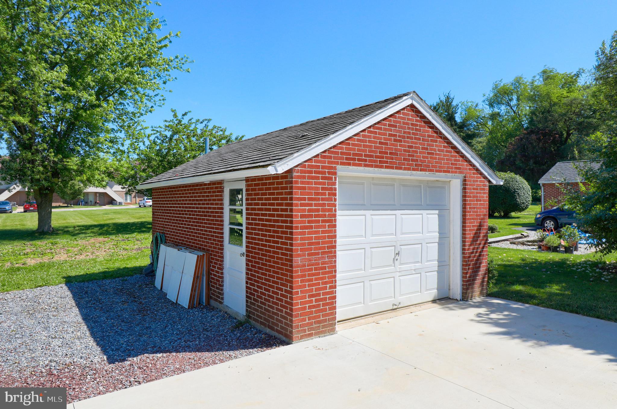 2109 Hobson Road Lancaster, PA 17602 - Photo 37 of 43 Gallery Image 37
