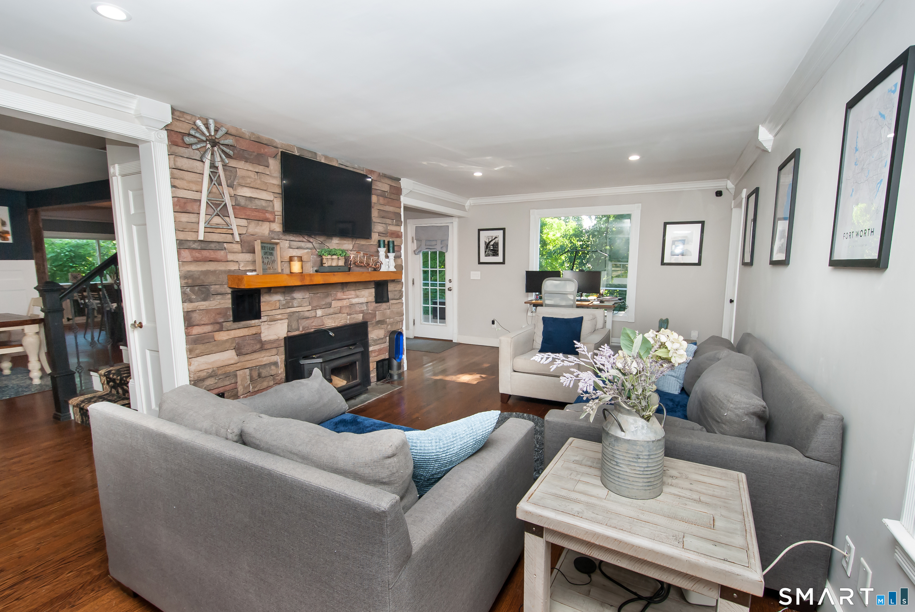 148 Middle River Road Danbury, CT 06811 - Photo 4 of 41